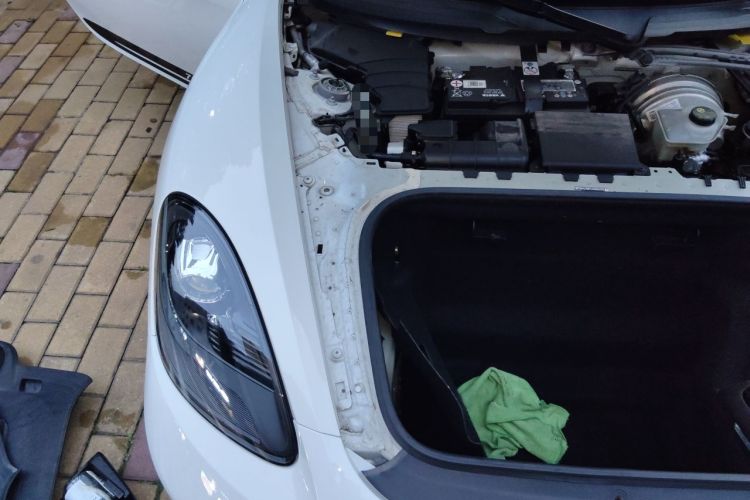 Used Porsche 718 2019 Cayman T 2.0T Engine Bay Right