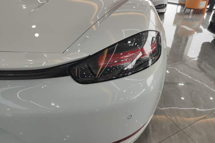 Used Porsche 718 2019 Boxster T 2.0T Exterior 3