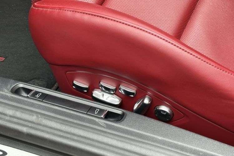 Used Porsche 718 2019 Boxster T 2.0T Interior 1