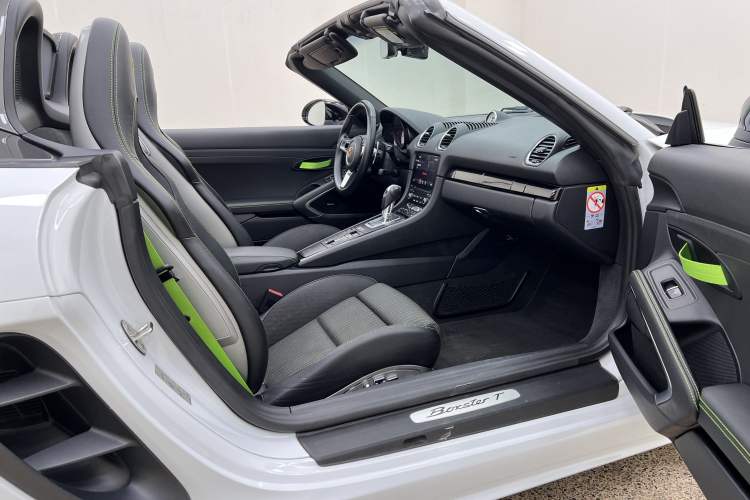 Used Porsche 718 2019 Boxster T 2.0T Interior 11