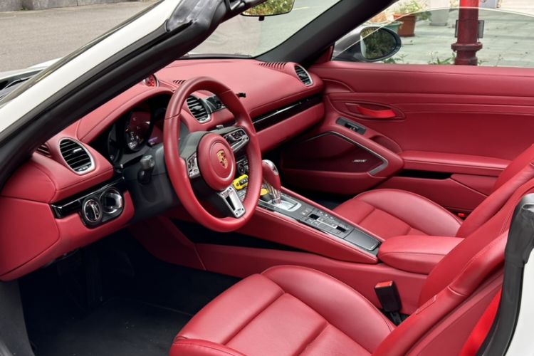 Used Porsche 718 2019 Boxster T 2.0T Interior 2