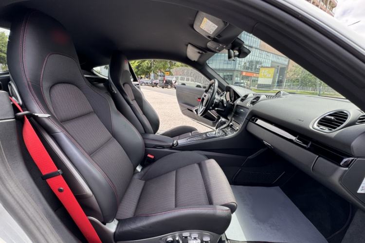Used Porsche 718 2019 Cayman T 2.0T Interior 2