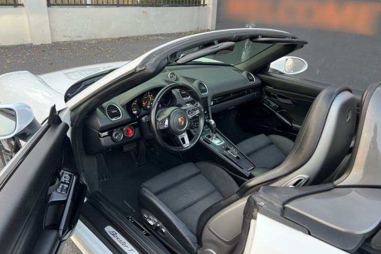 Used Porsche 718 2019 Boxster T 2.0T Interior 2