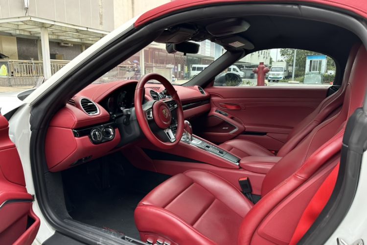 Used Porsche 718 2019 Boxster T 2.0T Interior 3