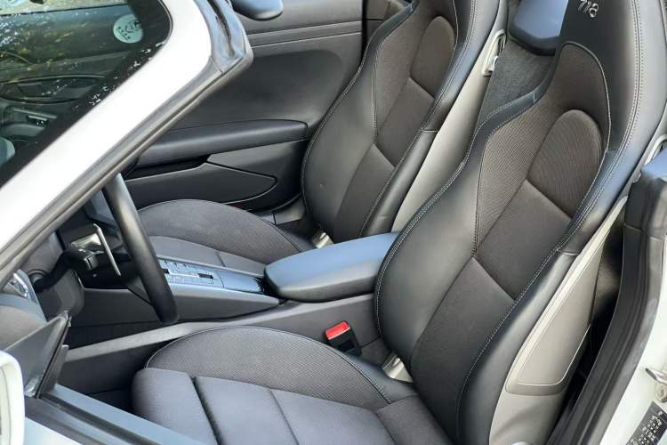 Used Porsche 718 2019 Boxster T 2.0T Interior 3