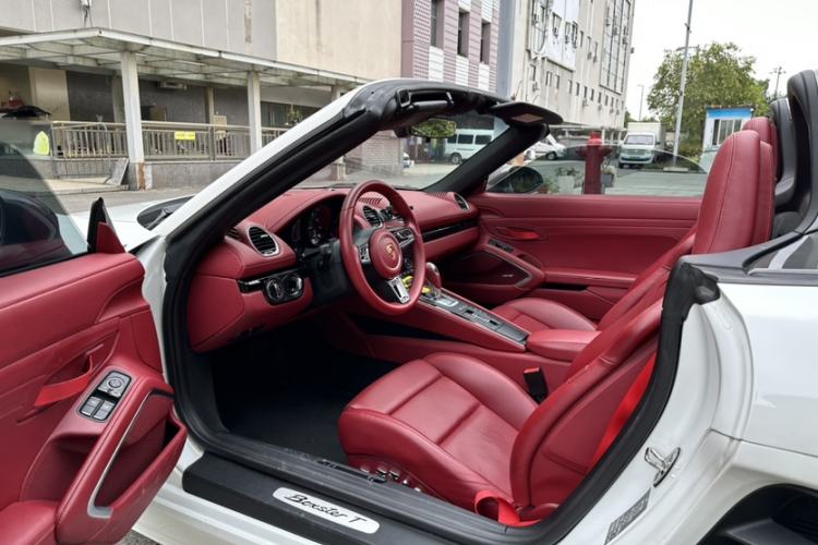 Used Porsche 718 2019 Boxster T 2.0T Interior 5