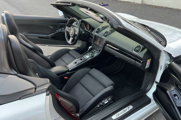 Used Porsche 718 2019 Boxster T 2.0T Interior 6