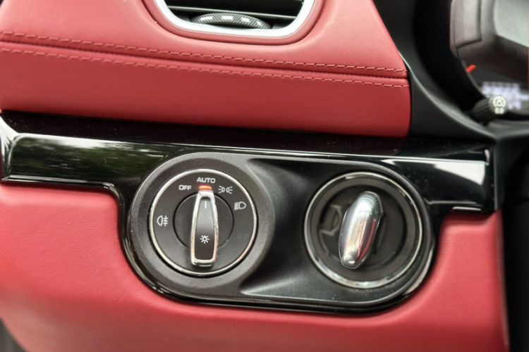 Used Porsche 718 2019 Boxster T 2.0T Interior 9