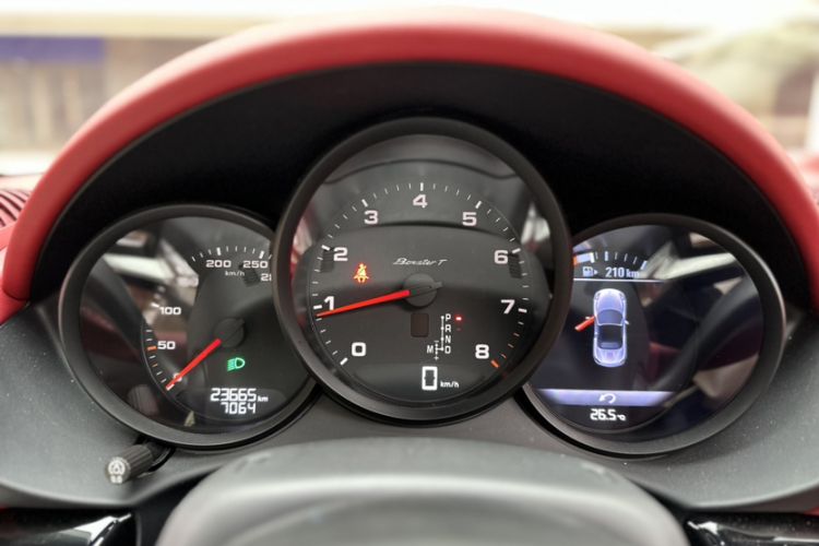 Used Porsche 718 2019 Boxster T 2.0T Odometer Close Up