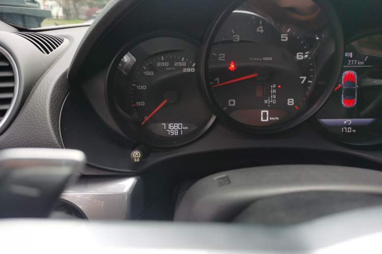 Used Porsche 718 2019 Boxster T 2.0T Odometer Close Up