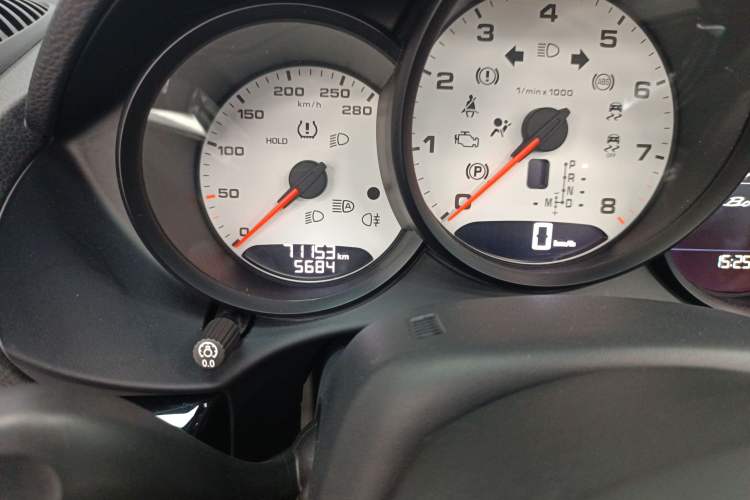 Used Porsche 718 2019 Boxster T 2.0T Odometer Close Up