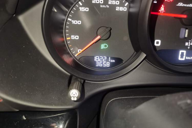 Used Porsche 718 2019 Boxster T 2.0T Odometer Close Up