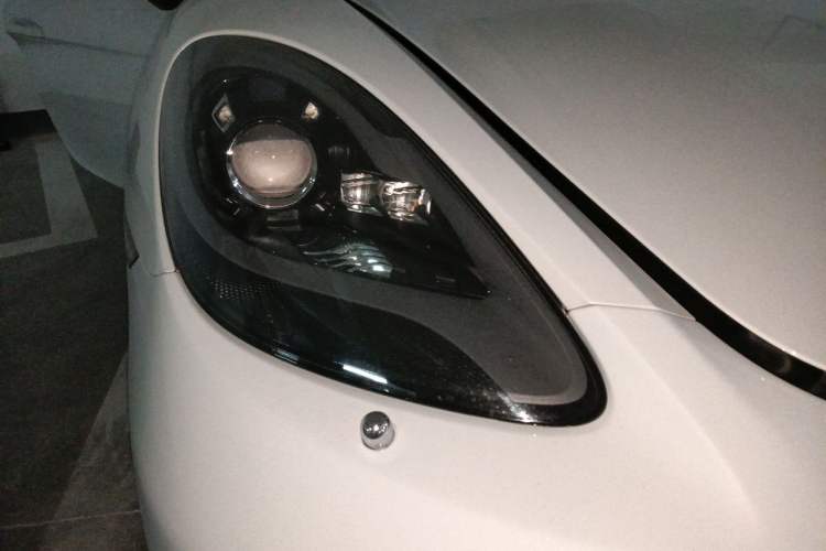 Used Porsche 718 2019 Cayman T 2.0T Right Front Headlight