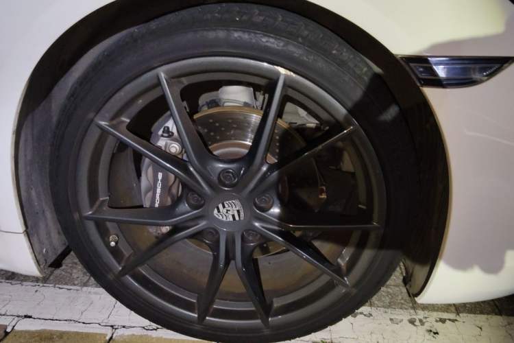 Used Porsche 718 2019 Cayman T 2.0T Right Front Wheel Hub