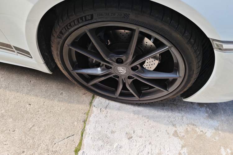 Used Porsche 718 2019 Boxster T 2.0T Right Front Wheel Hub