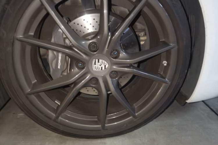 Used Porsche 718 2019 Boxster T 2.0T Right Front Wheel Hub