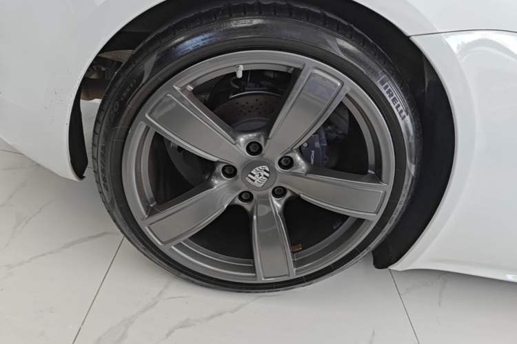 Used Porsche 718 2019 Cayman T 2.0T Right Rear Wheel Hub