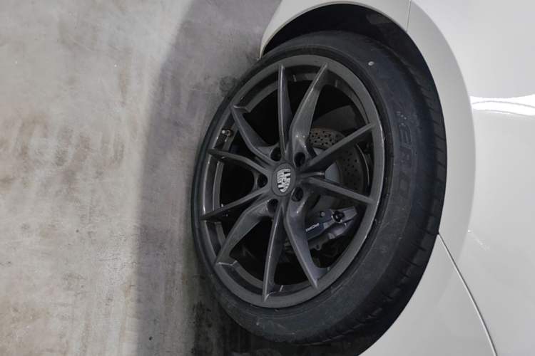 Used Porsche 718 2019 Boxster T 2.0T Right Rear Wheel Hub