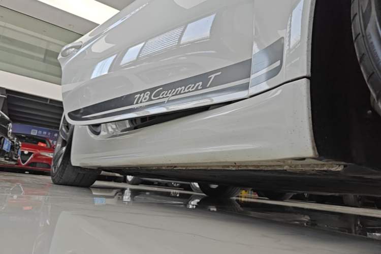 Used Porsche 718 2019 Cayman T 2.0T Right Side Sill