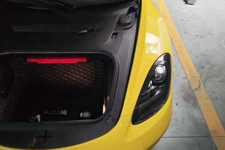 Used Porsche 718 2019 Cayman T 2.0T Engine Bay Left