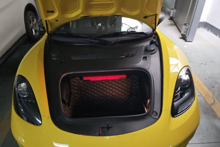 Used Porsche 718 2019 Cayman T 2.0T Engine Bay