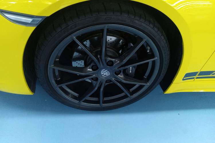 Used Porsche 718 2019 Boxster T 2.0T Left Front Wheel Hub