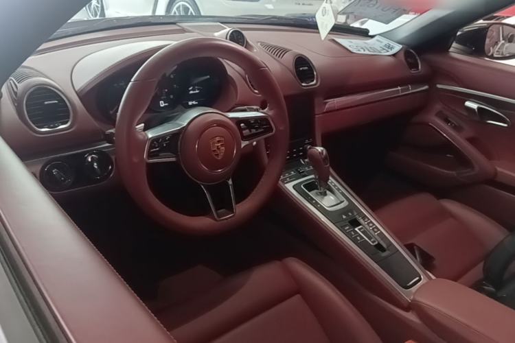 Used Porsche 718 2020 Boxster 2.0T Center Console