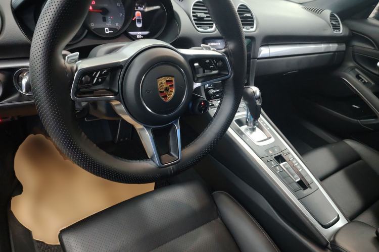 Used Porsche 718 2020 Boxster S 2.5T Center Console