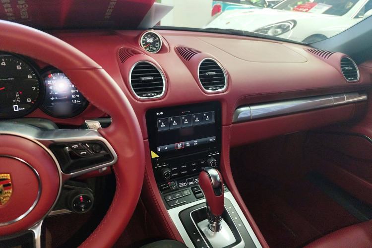 Used Porsche 718 2020 Boxster 2.0T Center Console