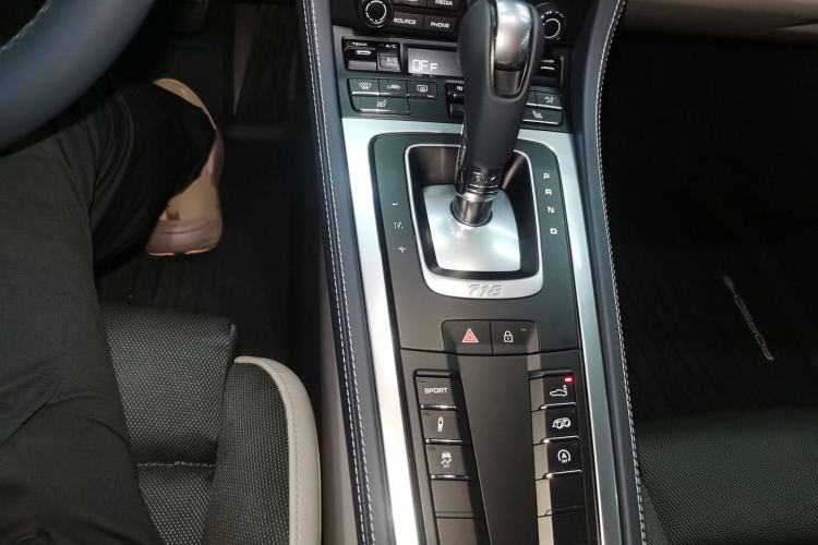 Used Porsche 718 2020 Cayman 2.0T Gear Lever
