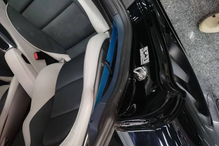 Used Porsche 718 2020 Cayman 2.0T Interior 5