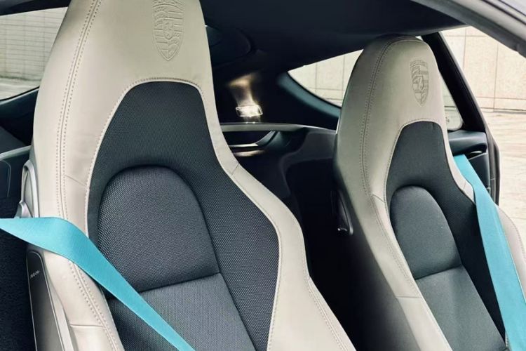 Used Porsche 718 2020 Cayman 2.0T Interior 8