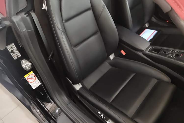Used Porsche 718 2020 Boxster 2.0T Right Front Seat
