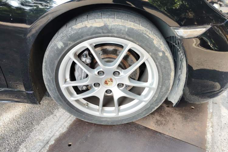 Used Porsche 718 2020 Boxster 2.0T Right Front Wheel Hub