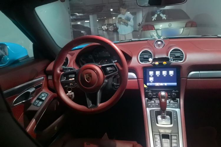 Used Porsche 718 2020 Boxster 2.0T Center Console