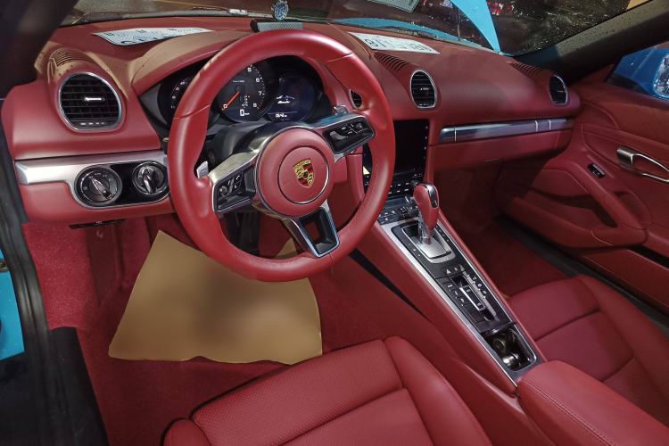 Used Porsche 718 2020 Boxster 2.0T Center Console