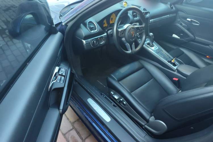 Used Porsche 718 2020 Cayman 2.0T Driver Seat