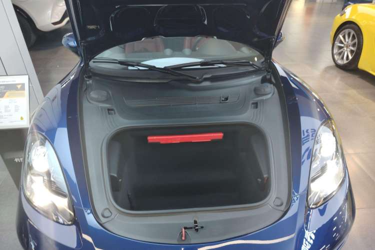 Used Porsche 718 2020 Boxster 2.0T Engine Bay