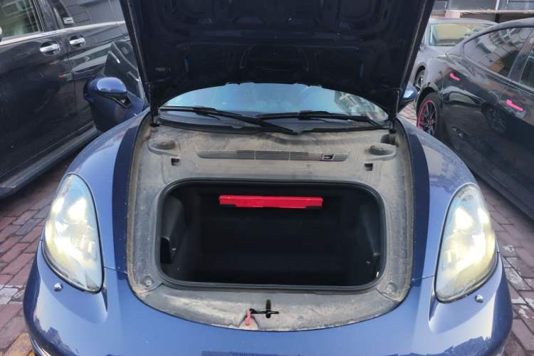 Used Porsche 718 2020 Cayman 2.0T Engine Bay