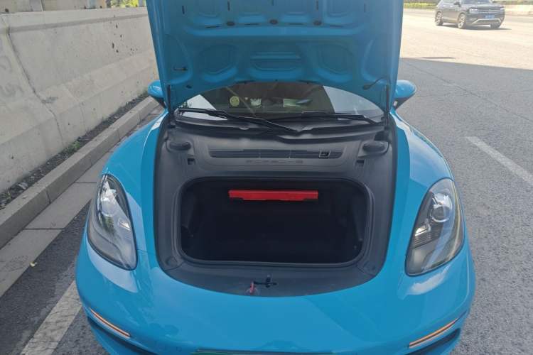 Used Porsche 718 2020 Boxster 2.0T Engine Bay
