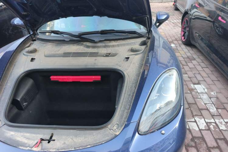 Used Porsche 718 2020 Cayman 2.0T Engine Bay Left