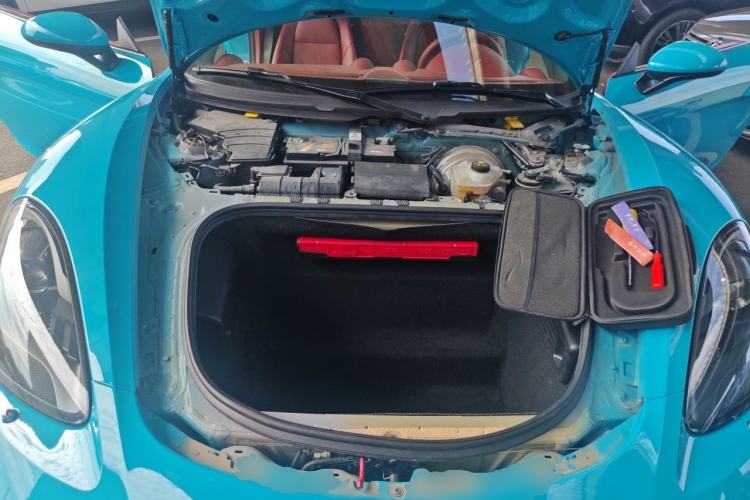 Used Porsche 718 2020 Cayman 2.0T Engine Bay