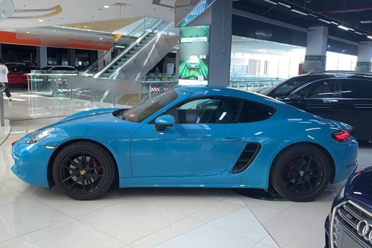Used Porsche 718 2020 Cayman 2.0T Exterior 2
