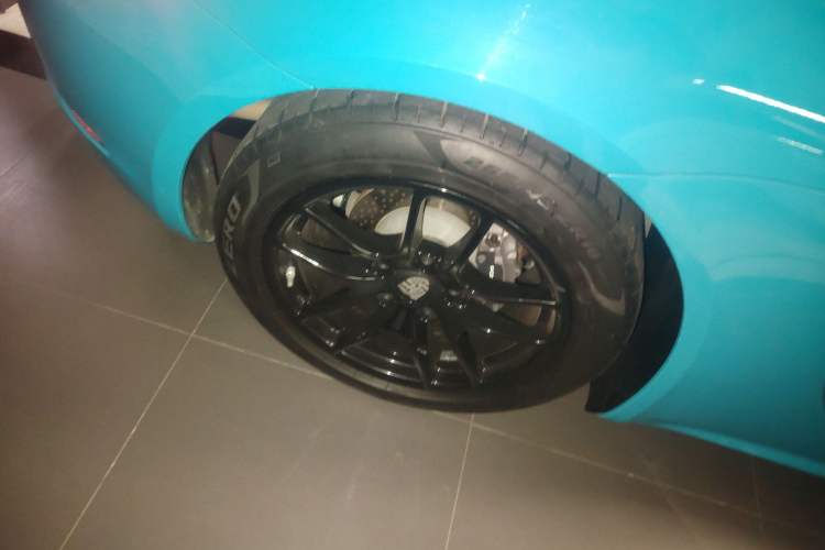 Used Porsche 718 2020 Cayman 2.0T Exterior 8