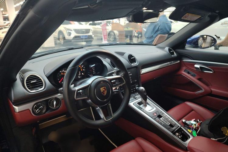 Used Porsche 718 2020 Boxster 2.0T Interior 2