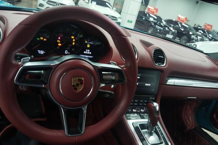 Used Porsche 718 2020 Boxster 2.0T Interior 2