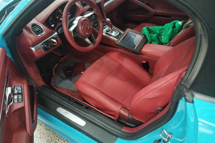 Used Porsche 718 2020 Boxster 2.0T Interior 3