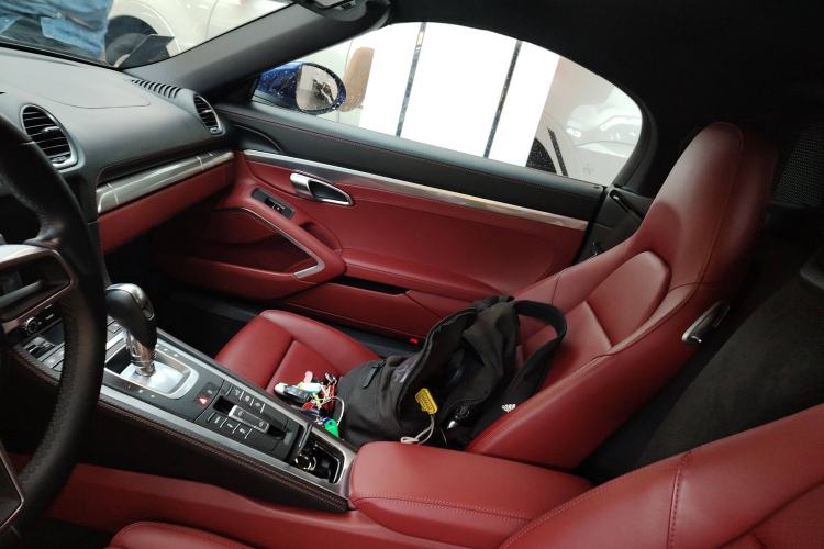 Used Porsche 718 2020 Boxster 2.0T Interior 6