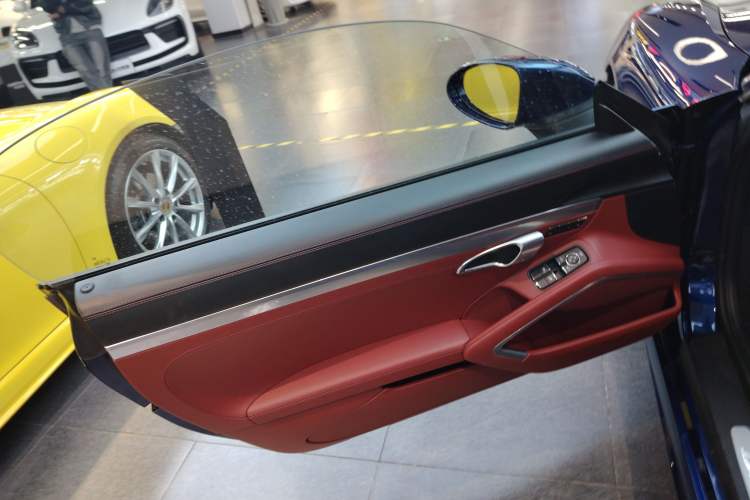 Used Porsche 718 2020 Boxster 2.0T Interior 7