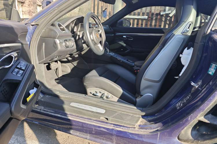 Used Porsche 718 2020 Cayman 2.0T Left Rear Seat